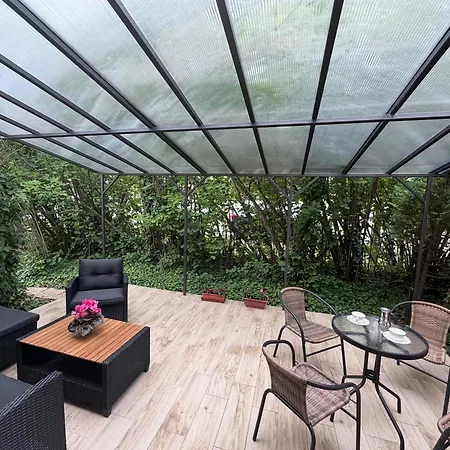 Hugo Lak Apartment
